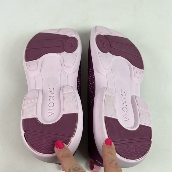 Like new Vionic "Kallie" Lightweight Comfort Shoe Slide Loafer Sport 9 - Picture 6 of 7